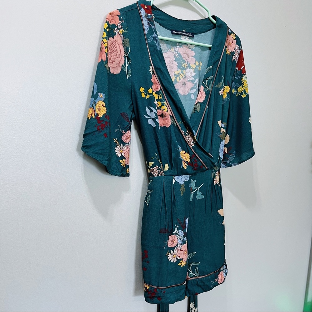 Abercrombie & Fitch Floral Kimono Romper